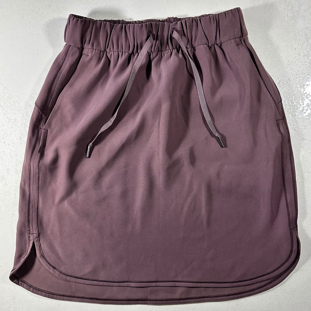 Lululemon Women On The Fly Skirt Travel Woven® Grey Sage, Sz.6